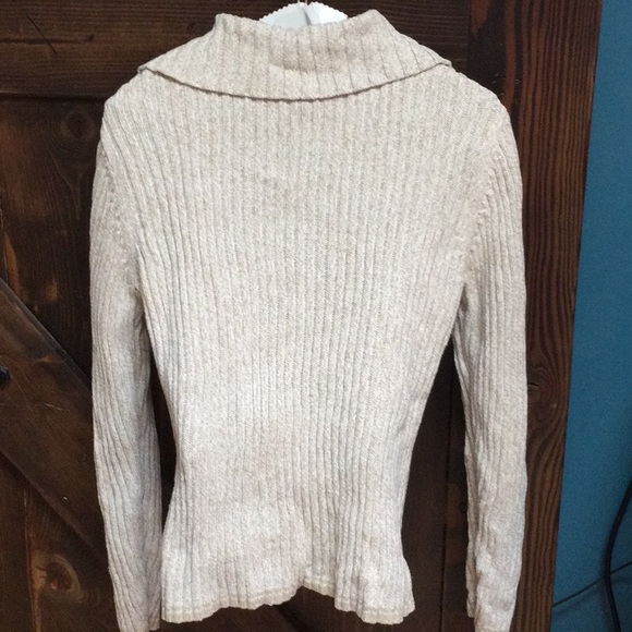 NWOT Tommy Hilfiger V-neck collared sweater - Picture 4 of 7